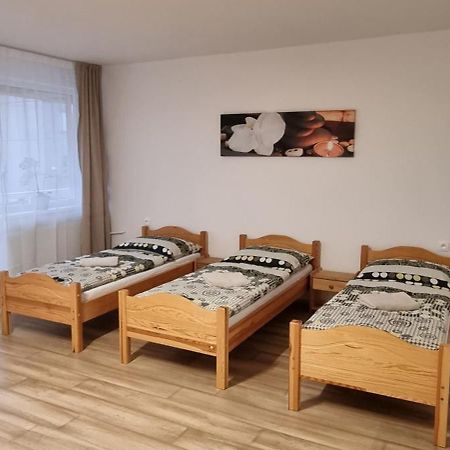 Ubytovanie Funstar Topoľčany Eksteriør billede