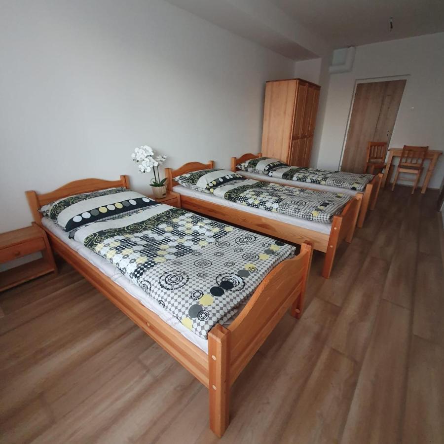 Ubytovanie Funstar Topoľčany Eksteriør billede