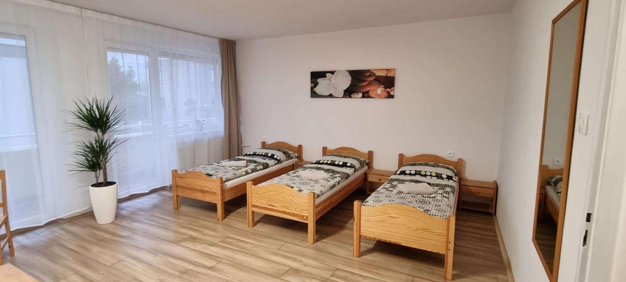 Ubytovanie Funstar Topoľčany Eksteriør billede
